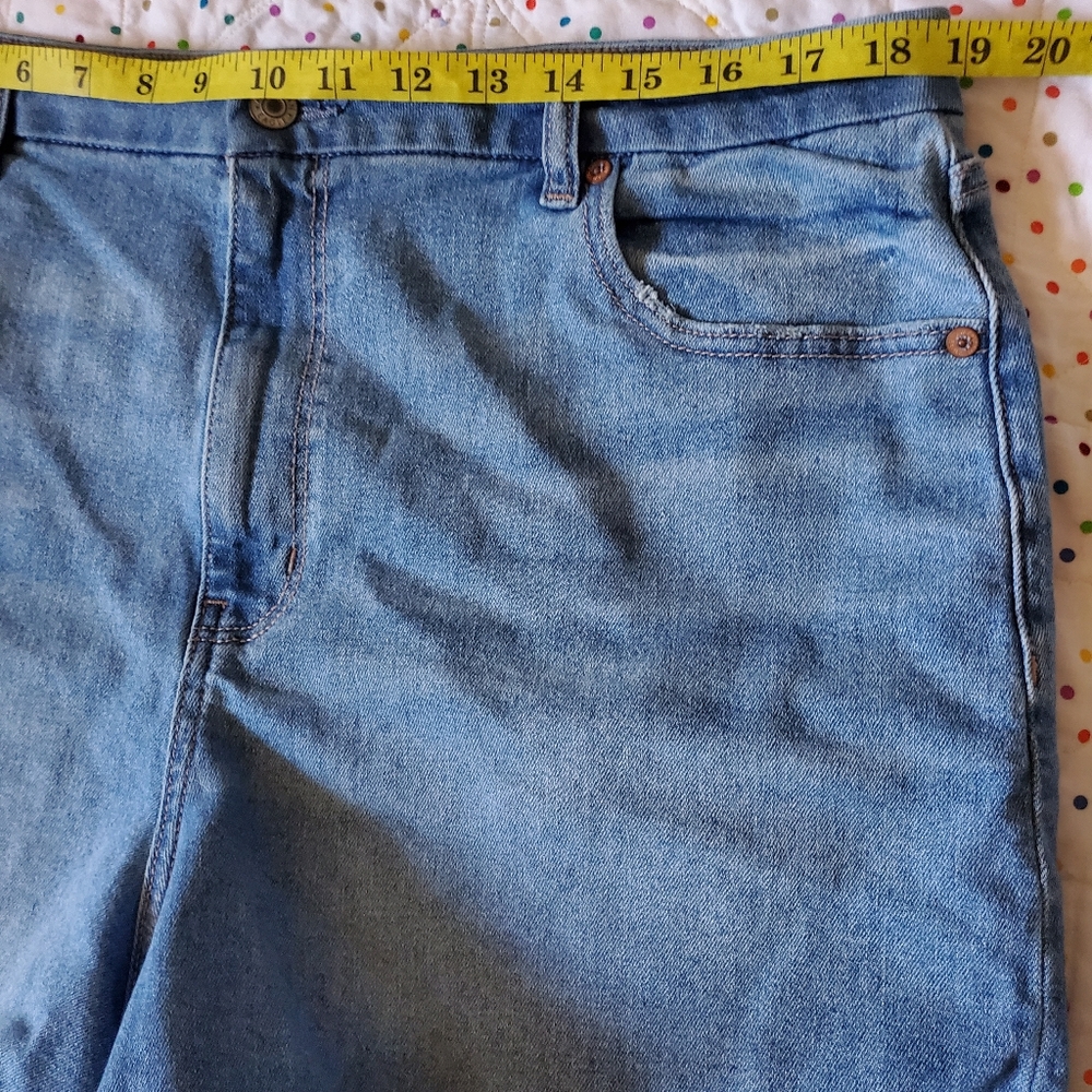 American Eagle stretch Curvy mom short size 18. - Picture 10 of 12
